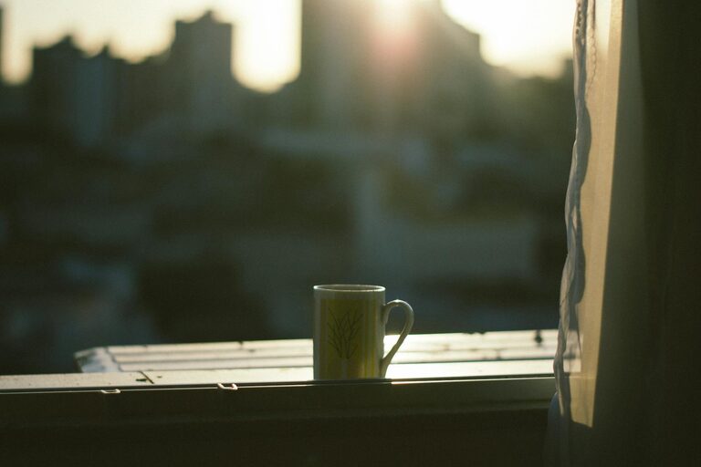 Simple Ways to Make Mornings More Mindful and Refreshing